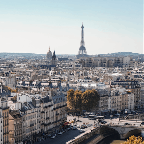 Stay in the 2nd arrondissement of Paris by Strasbourg Saint-Denis