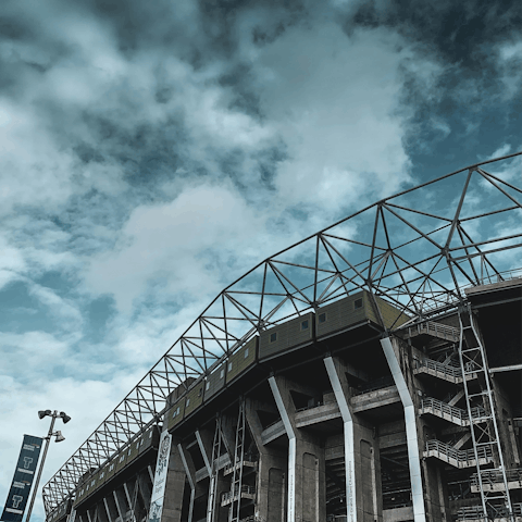 Cheer on England's rugby team at Twickenham Stadium