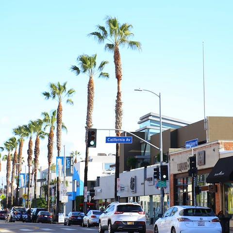 Step straight out of your home and onto buzzing Abbot Kinney Boulevard