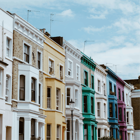 Explore Notting Hill and its pastel-coloured houses