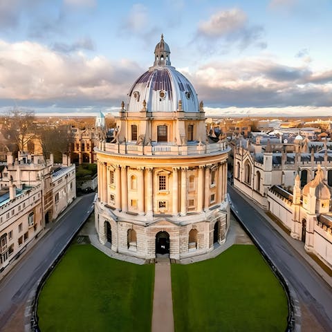 Explore historic sights in the heart of Oxford – a short bus ride away