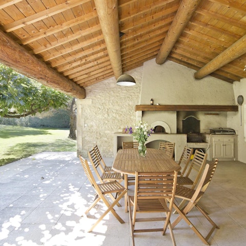 Fire up the pizza oven and dine alfresco