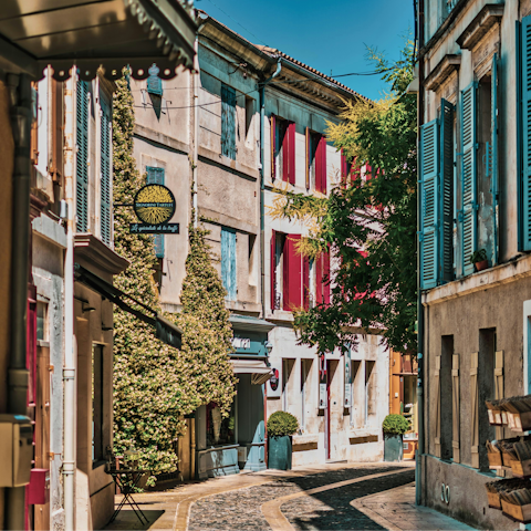 Explore the picturesque village of Saint-Rémy-de-Provence – a five-minute drive away