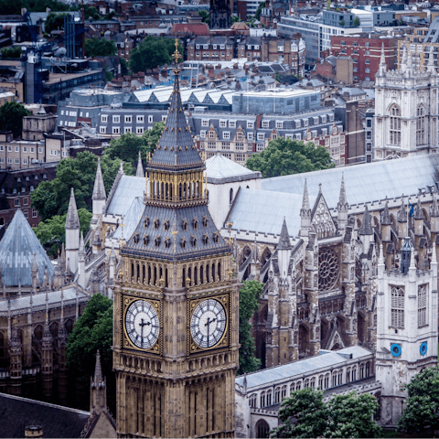 See Big Ben by travelling catching a tube into central London