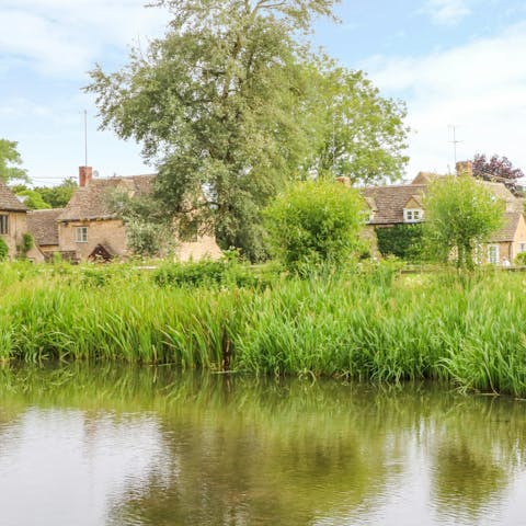 Explore the village of Shilton on the cusp of the Cotswolds