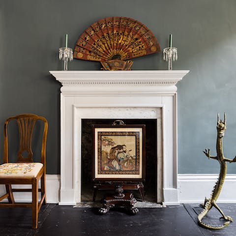 Savour the ornaments and accessories that bring character and charm to the home