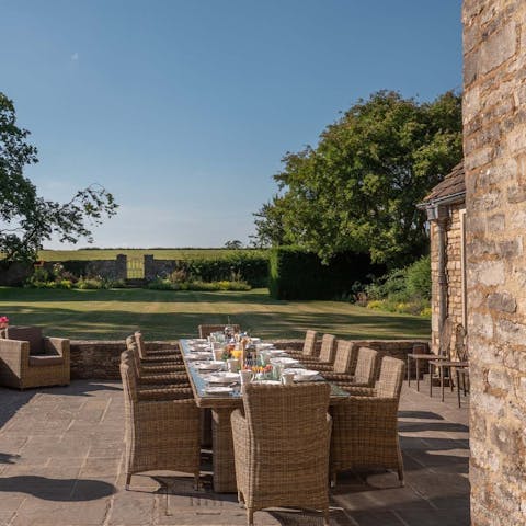 Dine al fresco on mouth-watering dishes prepared by your very own private chef