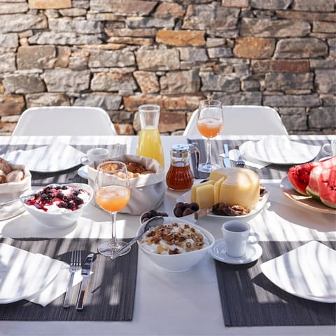 Serve up a fresh breakfast spread to enjoy in the morning heat