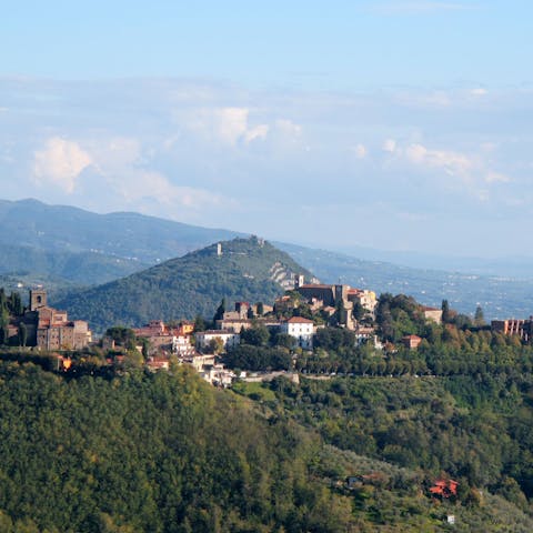 The villa is located in a quiet, rural area, just a short drive from the city of Montecatini Terme.