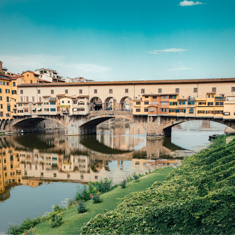 Discover the iconic Ponte Vecchio – a few minutes' walk away