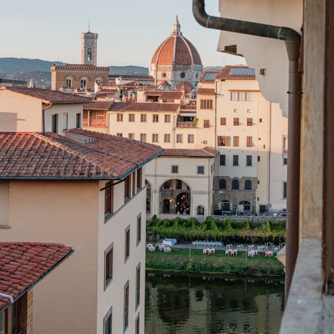 View the Duomo and the Arno River from the window