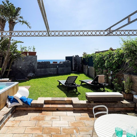 Enjoy drinks and dining alfresco