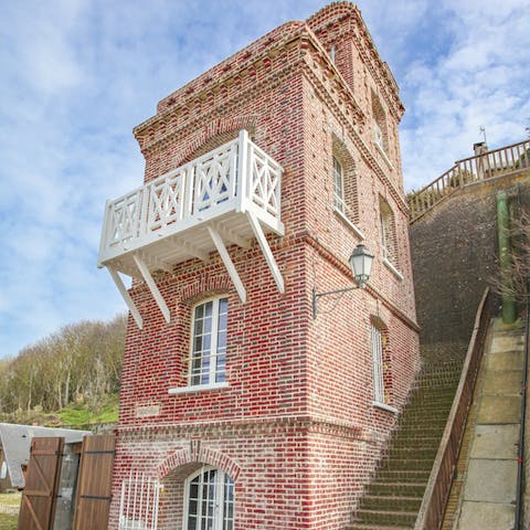 Stay in a unique painter's home from 1865