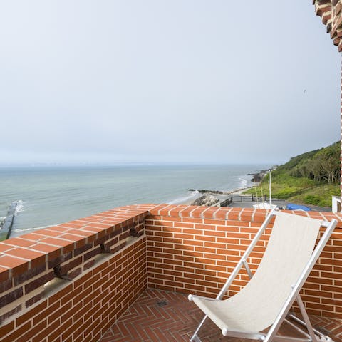 Listen to the sounds of the waves