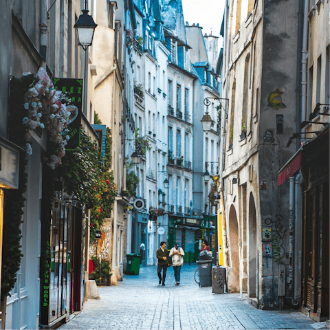 Step outside and wind your way through Le Marais