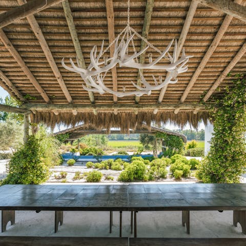 Gather around the picnic-style dining table for relaxed barbecue dinners at home