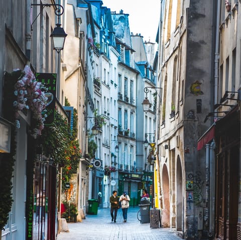 Explore the bakeries and boutiques of the Marais
