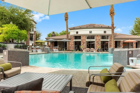 Cool off in the pool beneath open Arizona skies