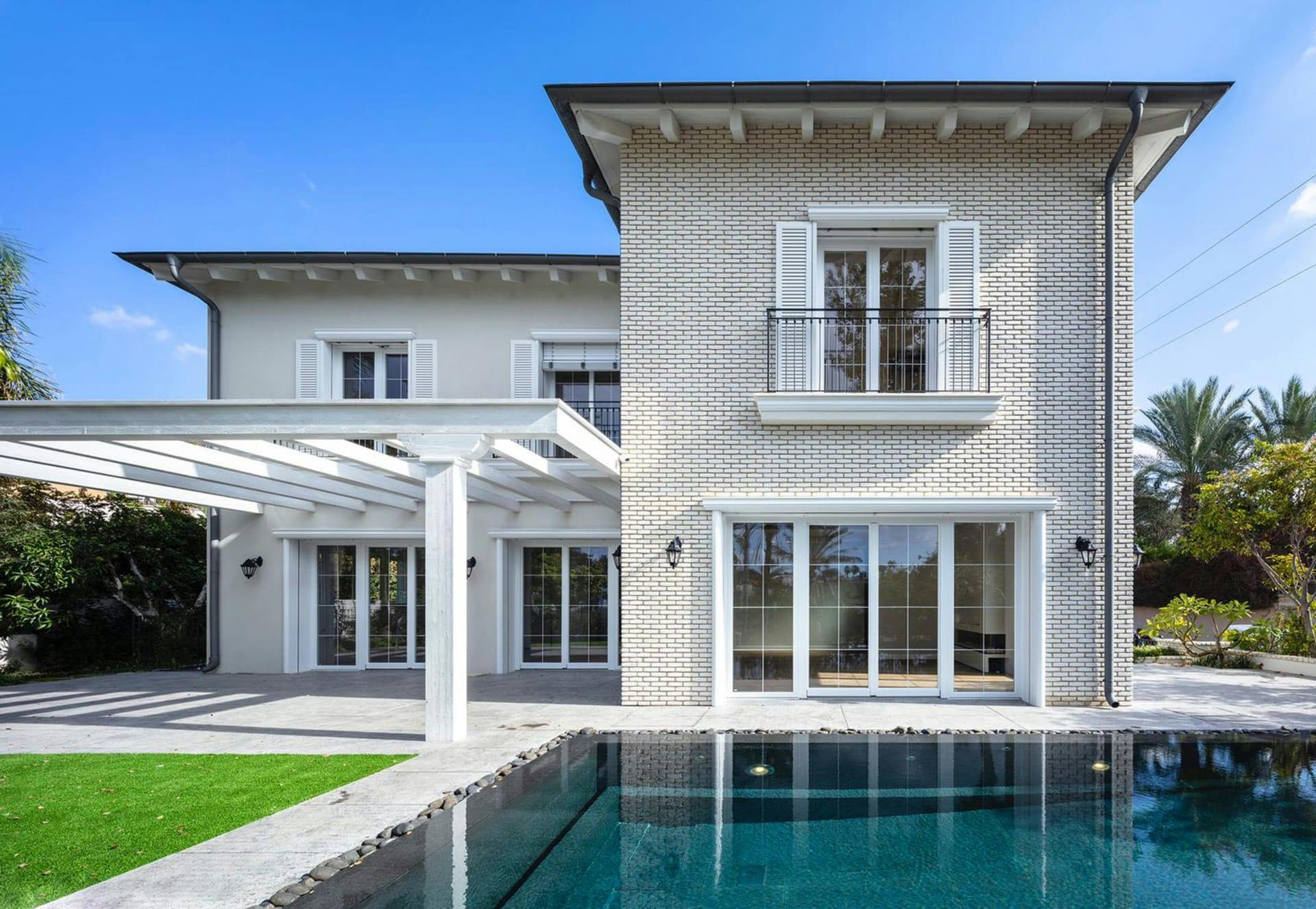 Bobbing in the Breeze