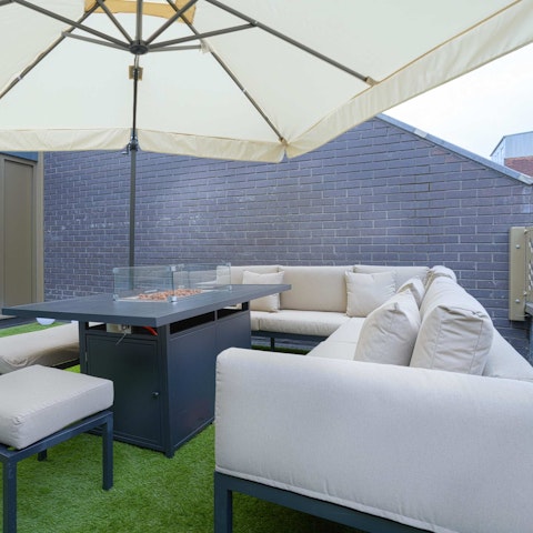 Kick off the evening with drinks on the private roof terrace