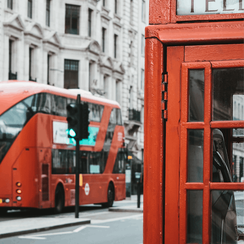 Take in the sights of London, with easy tube access into the city – thirty minutes to Oxford Circus