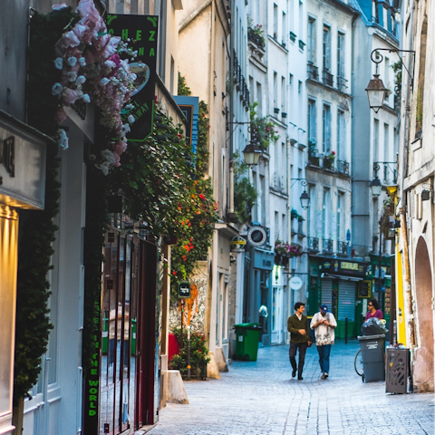 Stay in vibrant Le Marais, surrounded by galleries and restaurants