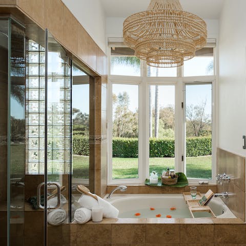 Take your vacation relaxation to the next level – you can really unwind at this resort-style home