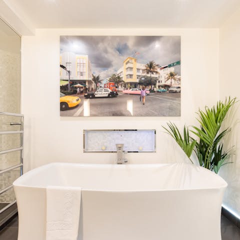 Soak in the luxurious master bath tub