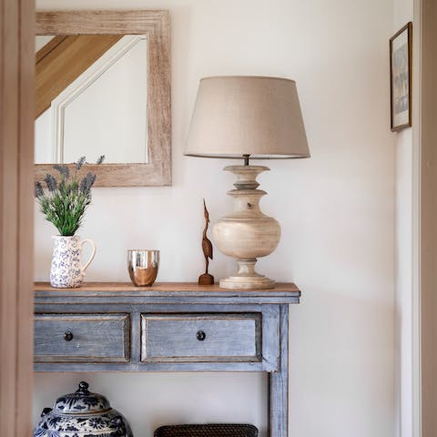 Admire the modern yet bohemian farmhouse interior
