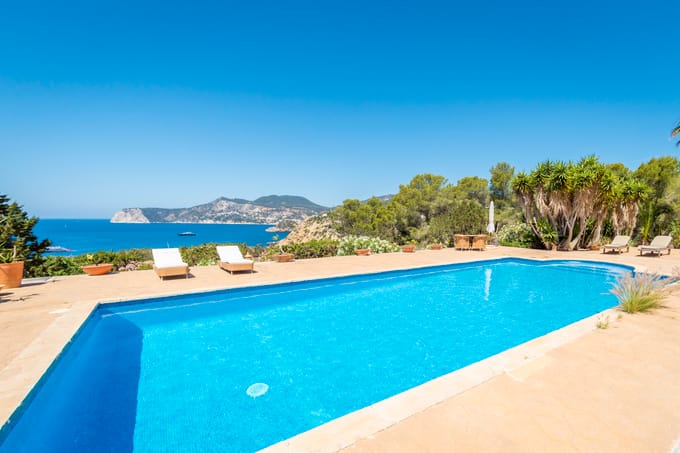 Gazing out to the World