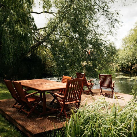Enjoy breakfast, lunch or dinner on the outdoor table