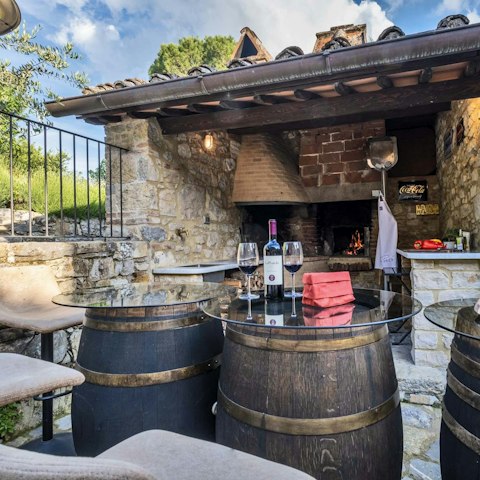 Fire up the wood-burning oven and enjoy alfresco dinners
