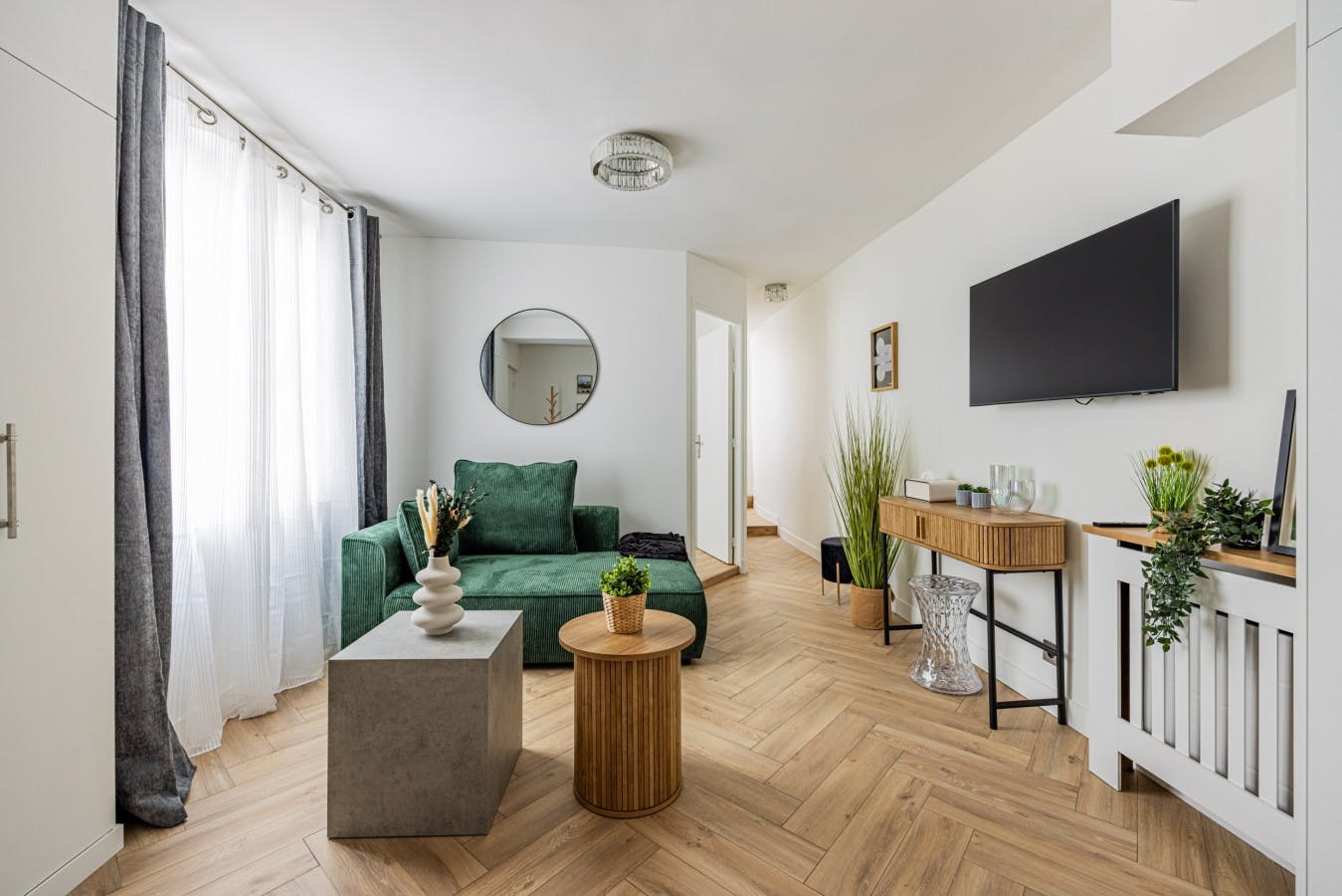 Charming Salon