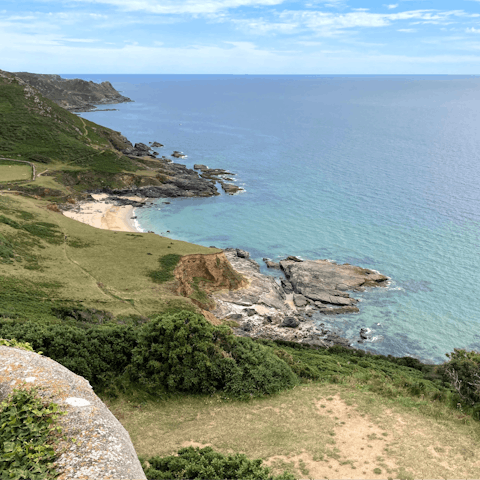 Explore Salcombe on foot – the quay is a five-minute walk away