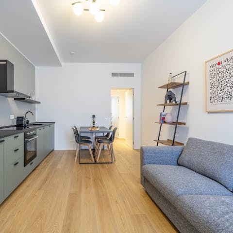 Unwind in the living space after some sightseeing