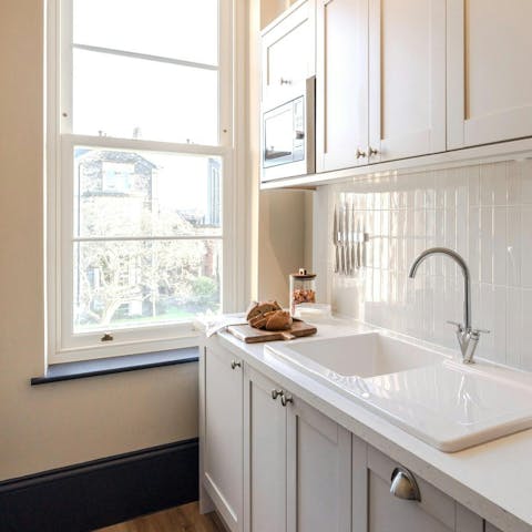 Rustle up a quick bite to eat in the separate kitchen