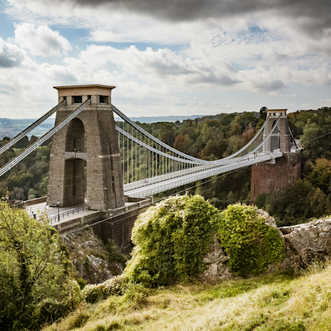 Stay in Clifton, fifteen minutes on foot from the suspension bridge