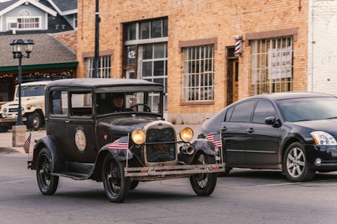 Discover Glendale Historic Downtown's antique shops and charming early-20th-century streetscape, about sixteen-minutes by car
