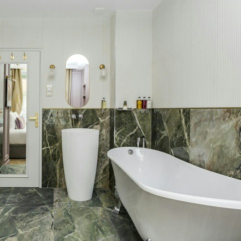 Look forward to a luxurious soak after a long day