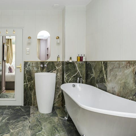 Look forward to a luxurious soak after a long day