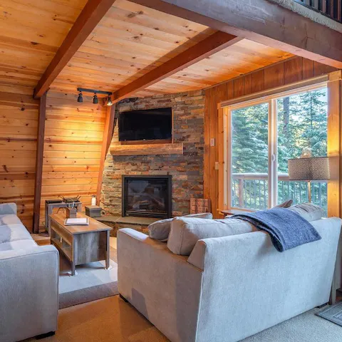 Spend a cosy evening around the fireplace