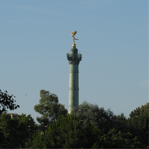 Stay in Bastille, just five minutes on foot from the metro