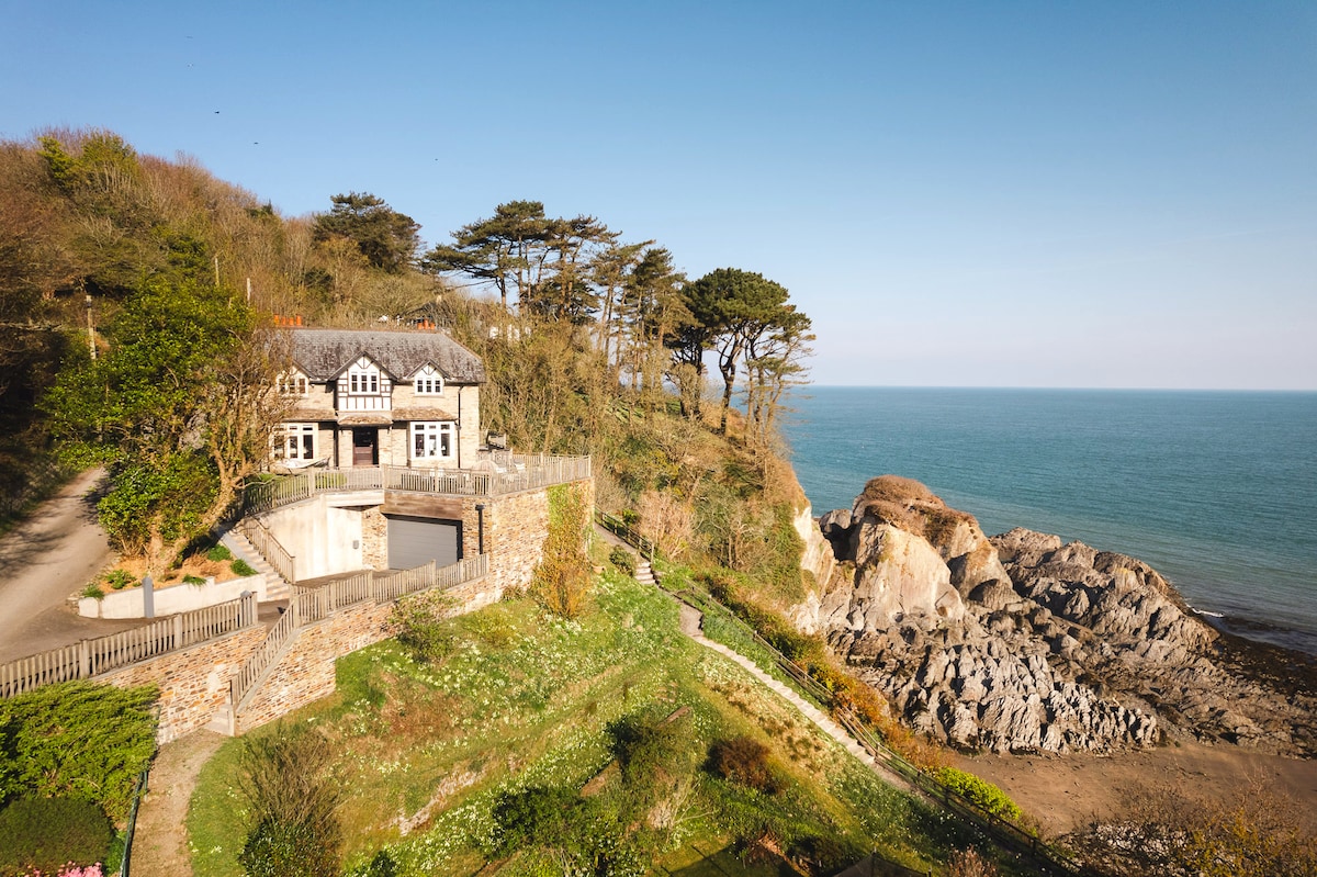 Cliffside & Tide