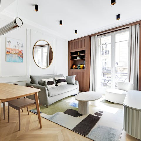 Spend rainy days curled up with a book in the stylish living area