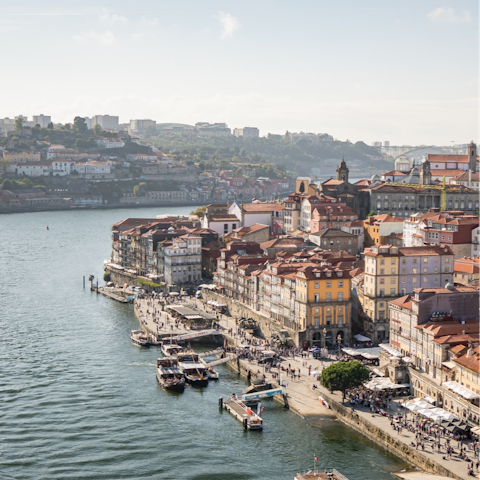 Stay within walking distance of Porto's city centre