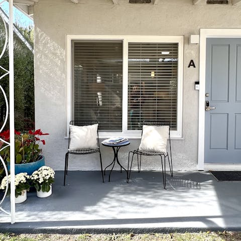 Introduce yourself to the neighbours as you enjoy a morning brew on the porch