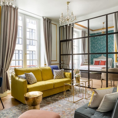 Enjoy pre-dinner liveners in luxury