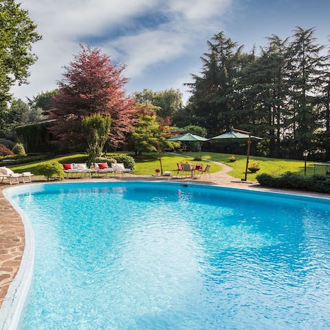 Splash around in the outdoor skimmer pool
