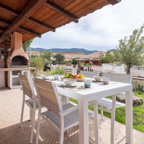 Light the barbecue and savour magical evenings on the terrace