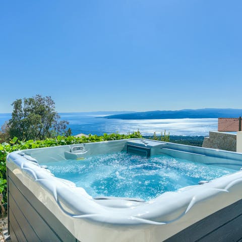 Enjoy the sunny Croatian weather in the hot tub